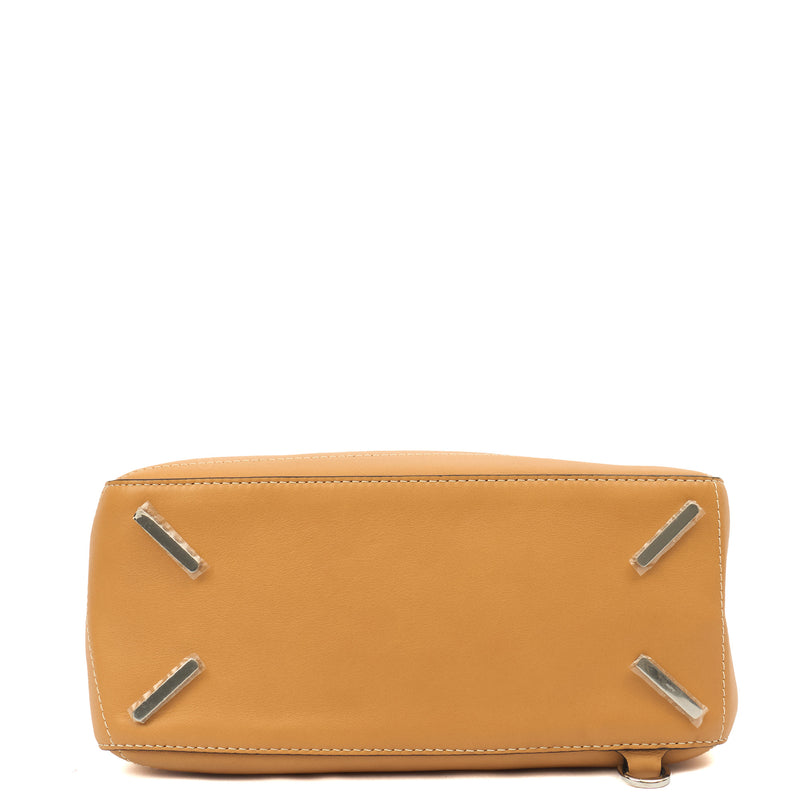 Picture of Loewe Top Handle Puzzle - Medium in Light Caramel, Leather