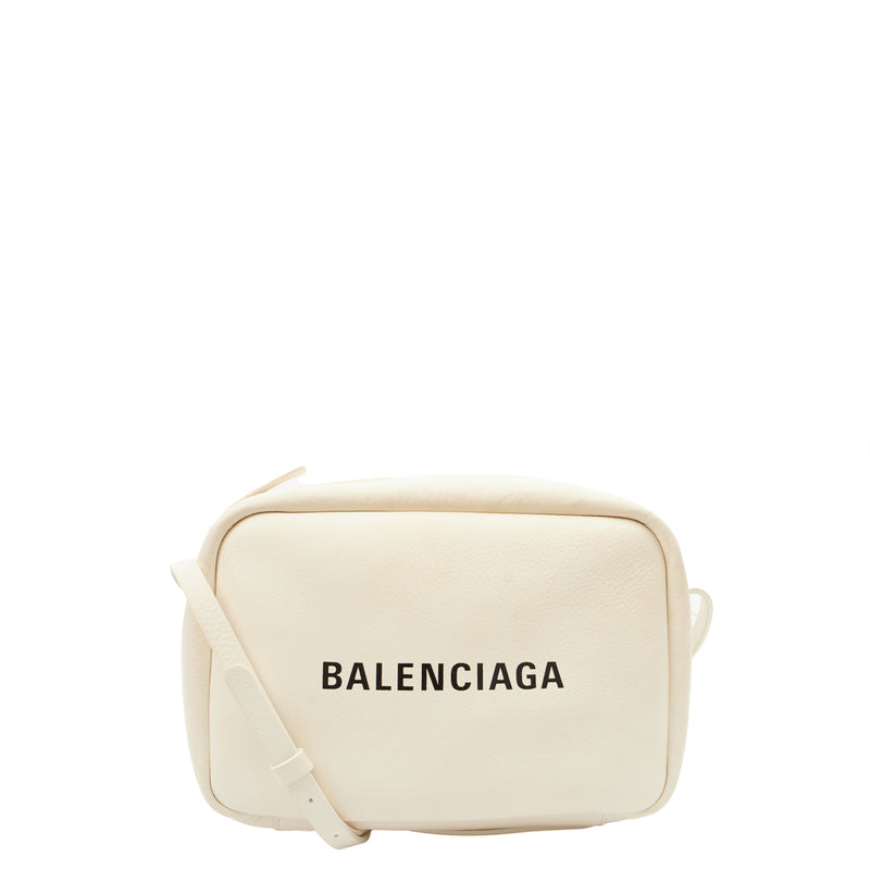 Picture of Balenciaga Cross Body Everyday Camera Bag - XS in White, Leather
