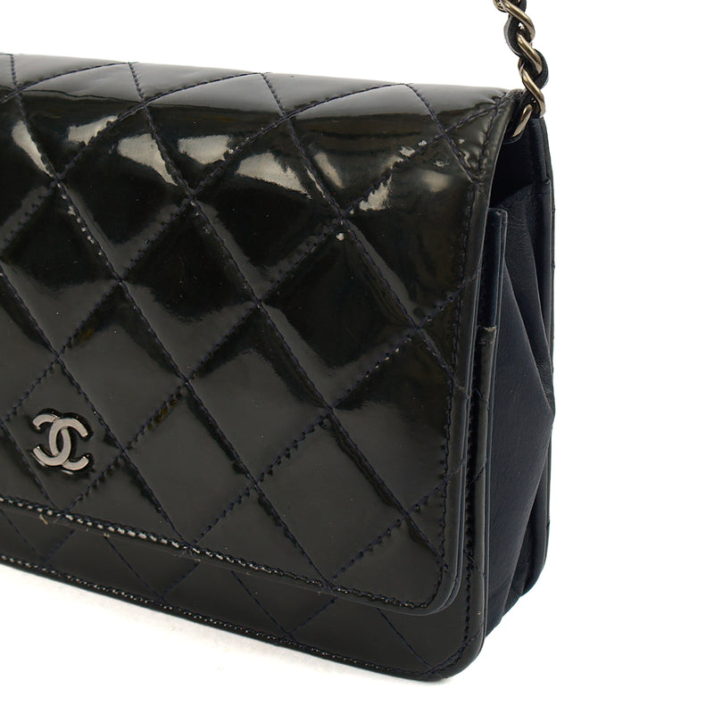 Picture of Chanel Cross Body Wallet on Chain in Blue, Patent Leather