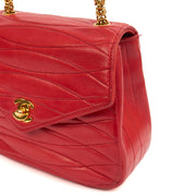 Picture of Chanel Cross Body Vintage Flap Bag  in Red, Lambskin Leather