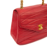 Picture of Chanel Cross Body Vintage Flap Bag  in Red, Lambskin Leather