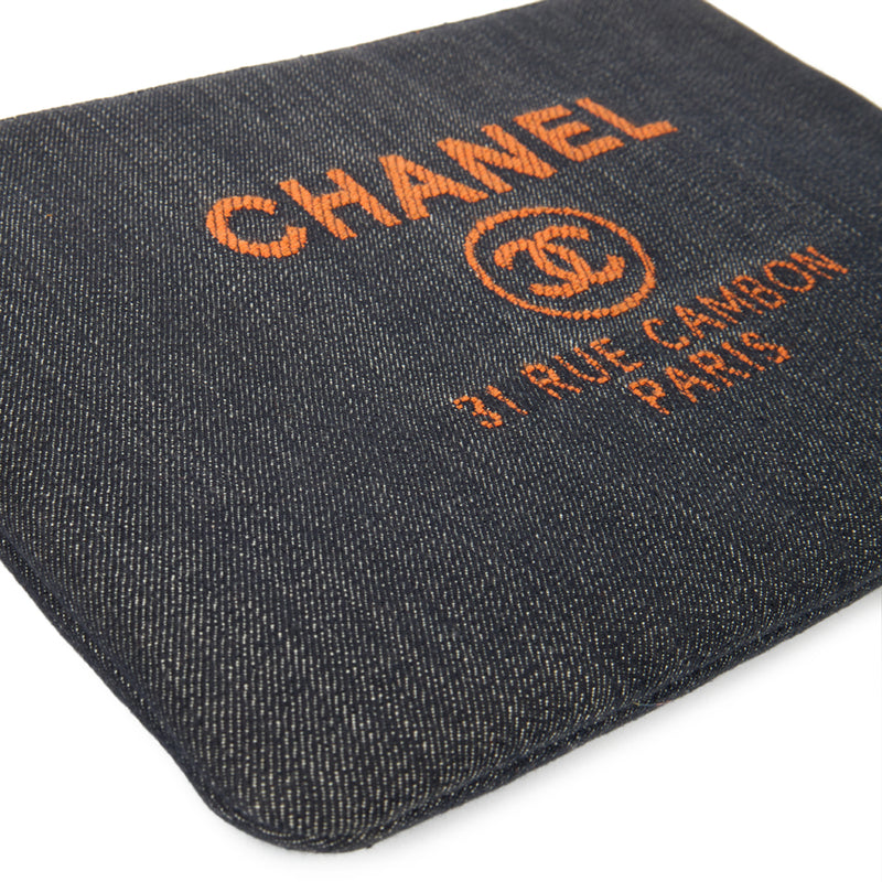 Picture of Chanel Clutch Pouch in Navy, Fabric