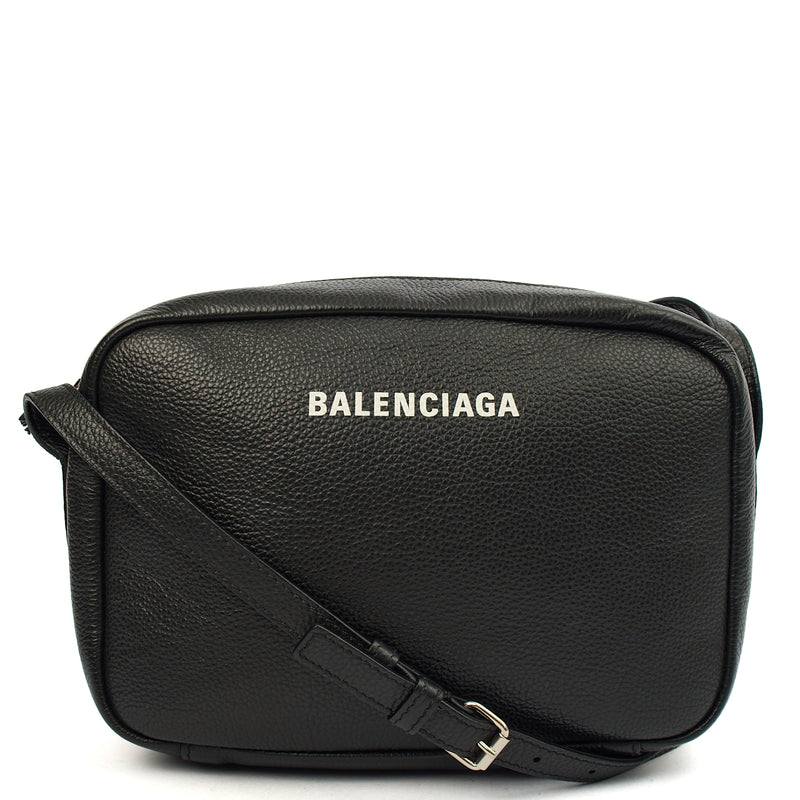 Picture of Balenciaga Cross Body Crossbody in Black, Leather