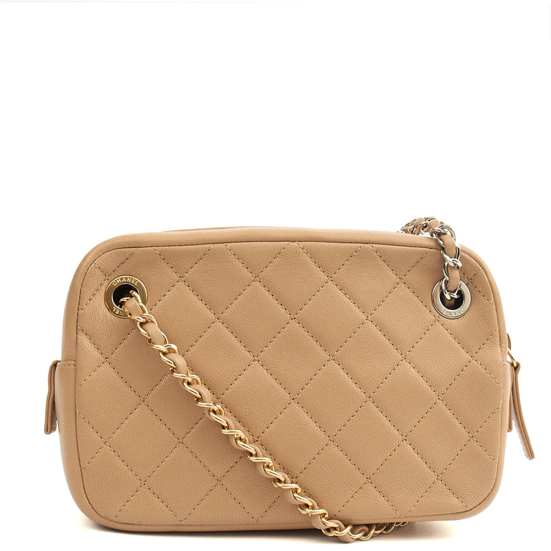 Picture of Chanel Cross Body Camera Bag in Neutral, Leather