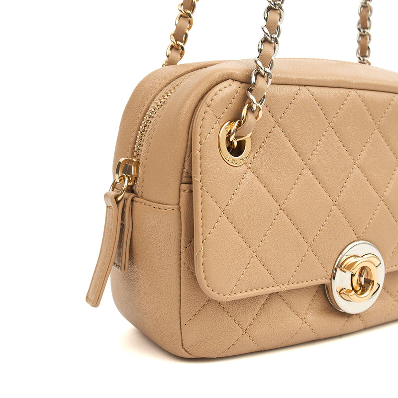 Picture of Chanel Cross Body Camera Bag in Neutral, Leather