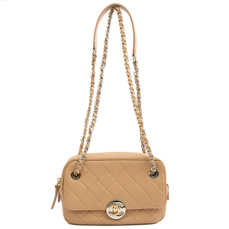 Picture of Chanel Cross Body Camera Bag in Neutral, Leather