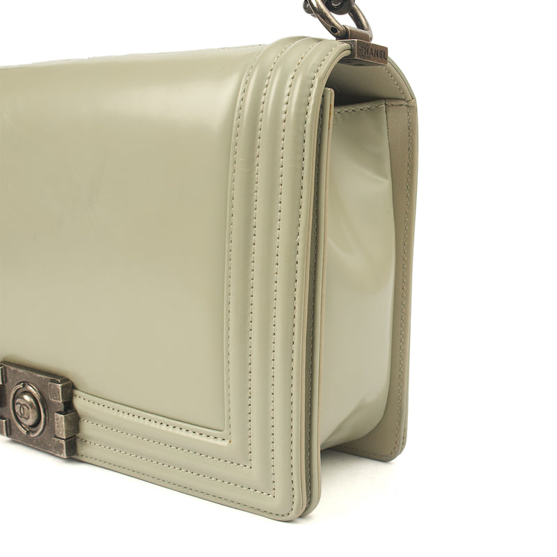 Picture of Chanel Shoulder Bag Boy - Medium in Grey, Patent Leather