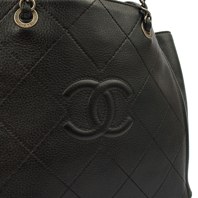 Picture of Chanel Tote Tote in Black, Calfskin Leather