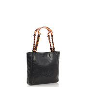 Picture of Chanel Tote Tote in Black, Calfskin Leather