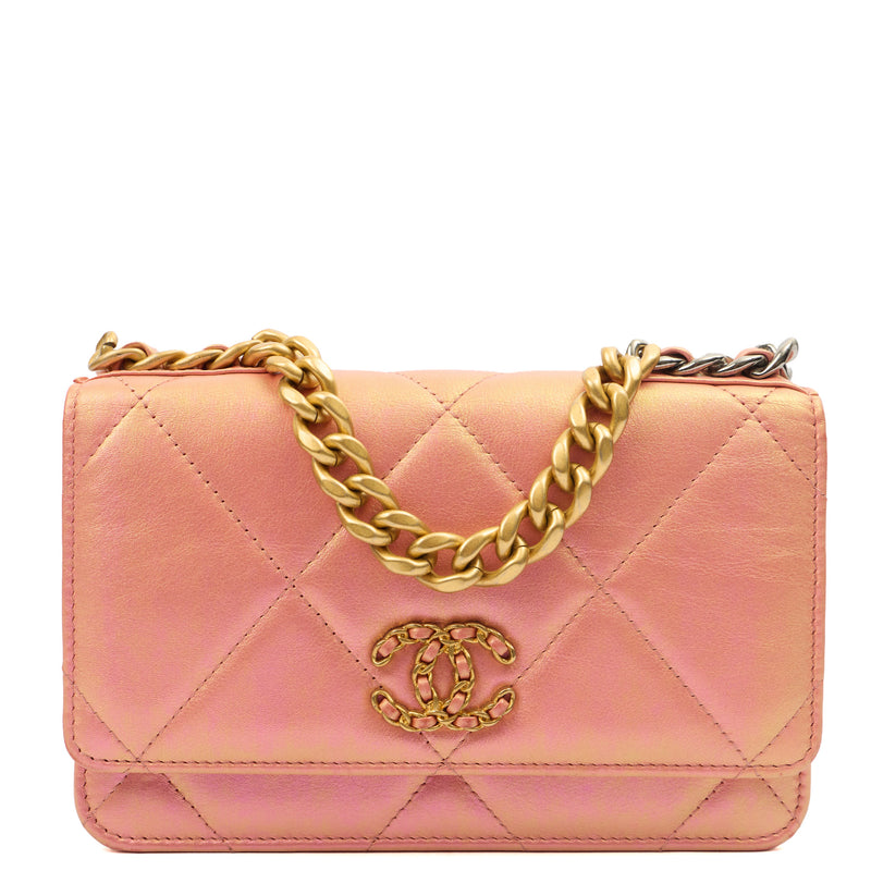 Chanel Cross Body Chanel 19 Wallet On Chain in Pink, Calfskin Leather