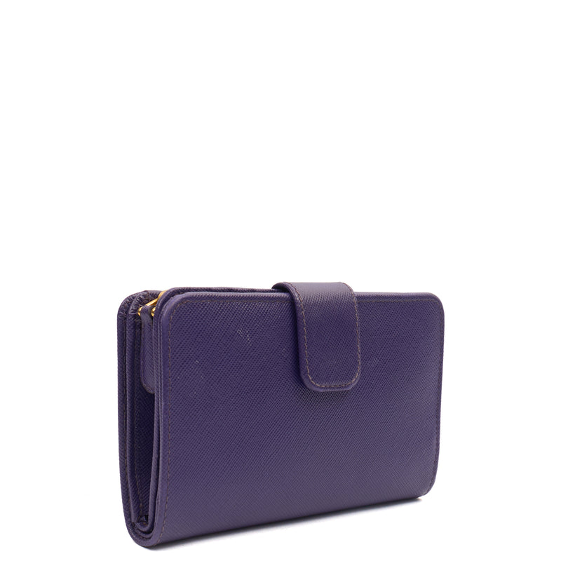 Picture of Prada Wallet Bifold Wallet  in invalid, Leather