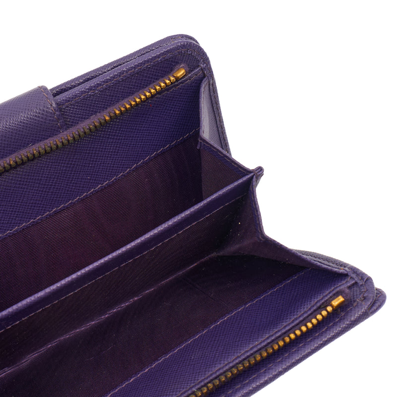 Picture of Prada Wallet Bifold Wallet  in invalid, Leather