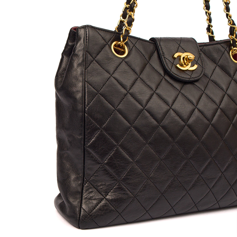 Picture of Chanel Tote Vintage Tote in Black, Leather