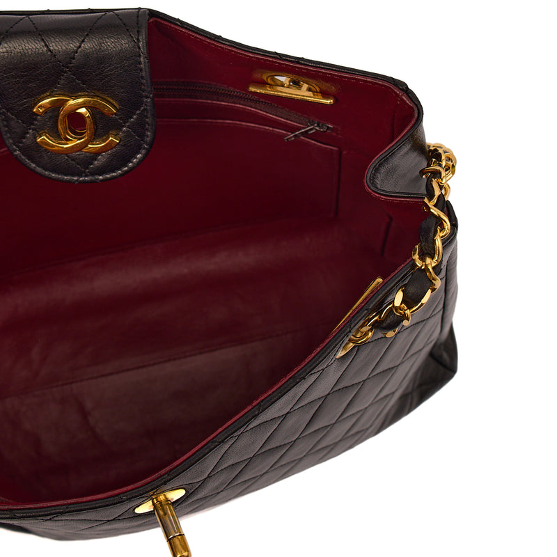 Picture of Chanel Tote Vintage Tote in Black, Leather