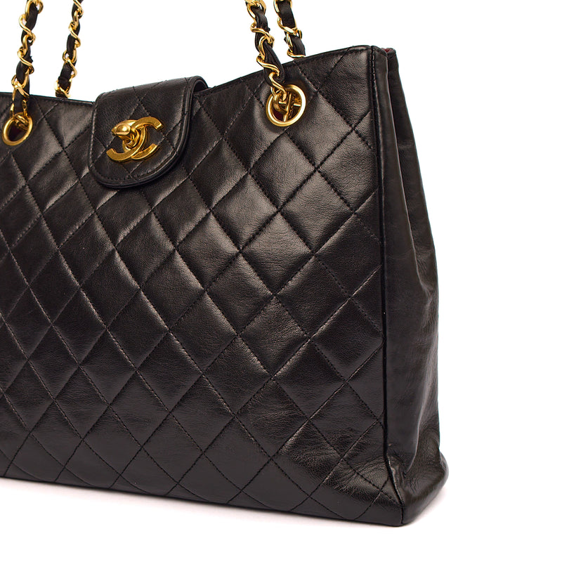 Picture of Chanel Tote Vintage Tote in Black, Leather