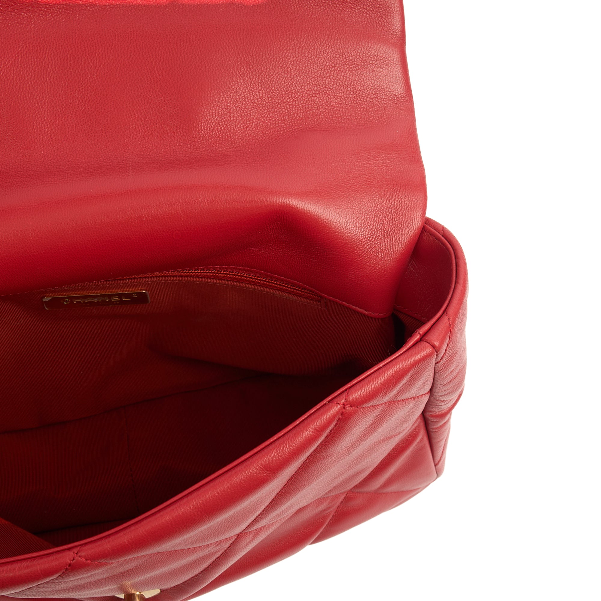 Chanel Shoulder Bag Chanel 19 in Red, Calfskin Leather | The