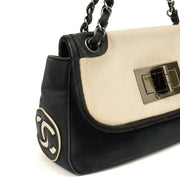 Picture of Chanel Shoulder Bag No.5 Giant Mademoiselle Bag in Multi, Canvas