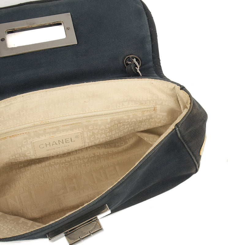 Picture of Chanel Shoulder Bag No.5 Giant Mademoiselle Bag in Multi, Canvas
