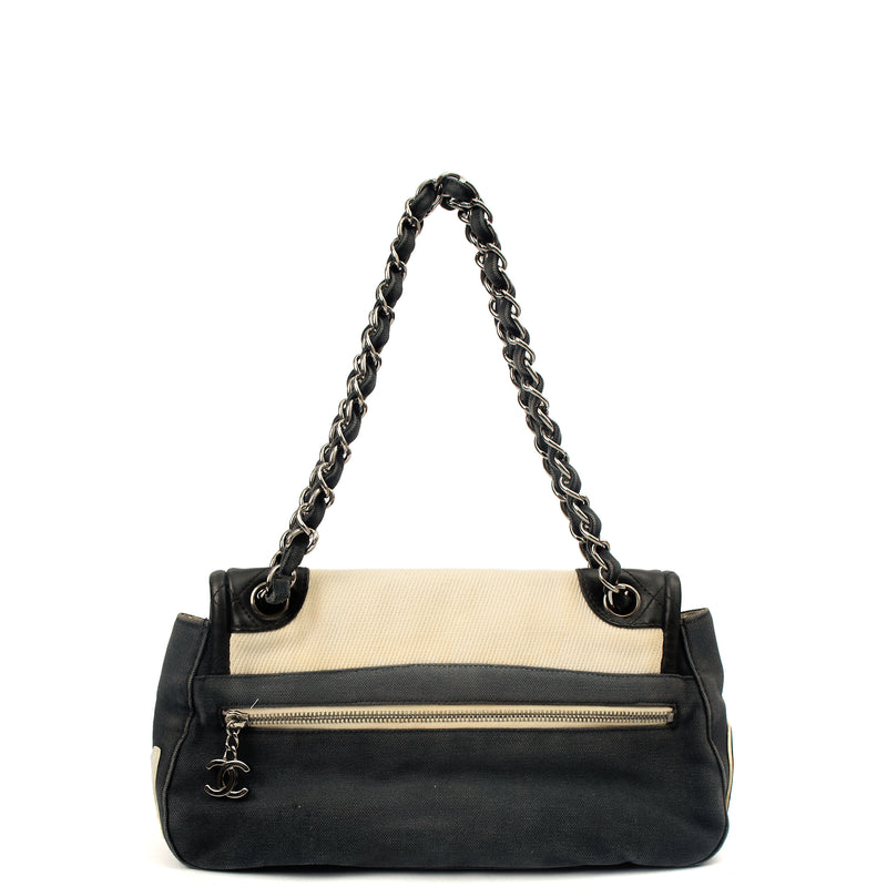 Picture of Chanel Shoulder Bag No.5 Giant Mademoiselle Bag in Multi, Canvas