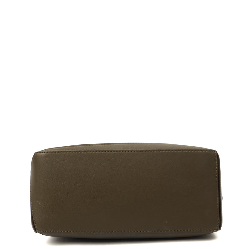 Picture of Loewe Top Handle Puzzle - Medium in Green, Leather