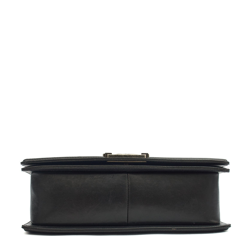 Picture of Chanel Shoulder Bag Boy - Medium in Black, Lambskin Leather