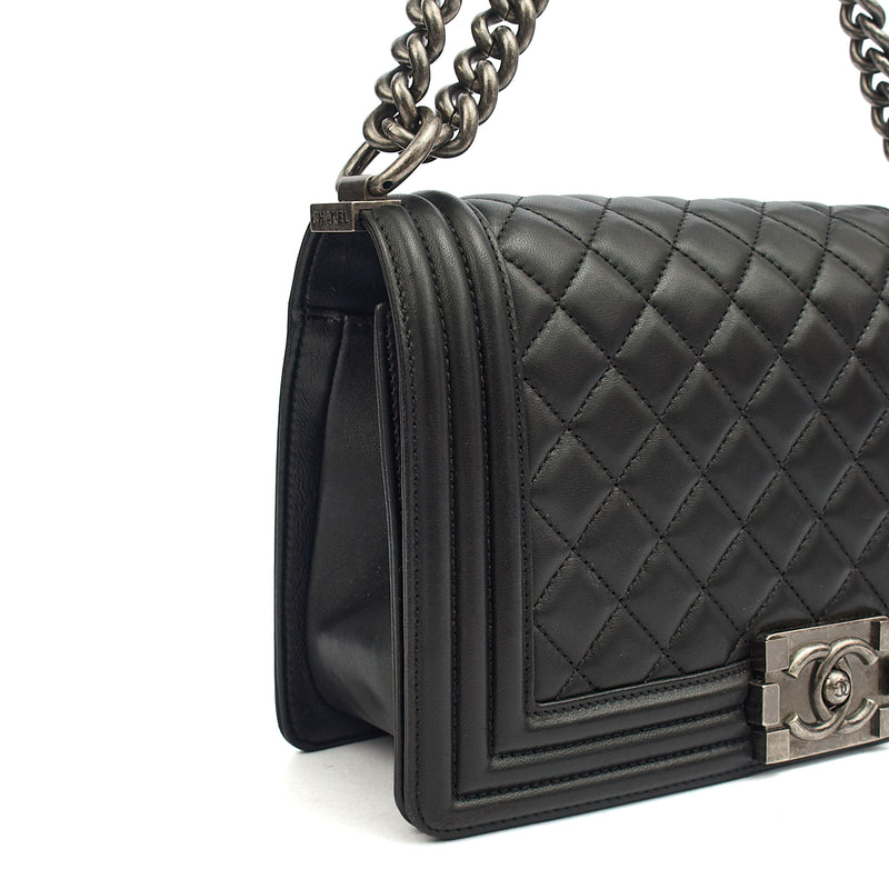 Picture of Chanel Shoulder Bag Boy - Medium in Black, Lambskin Leather