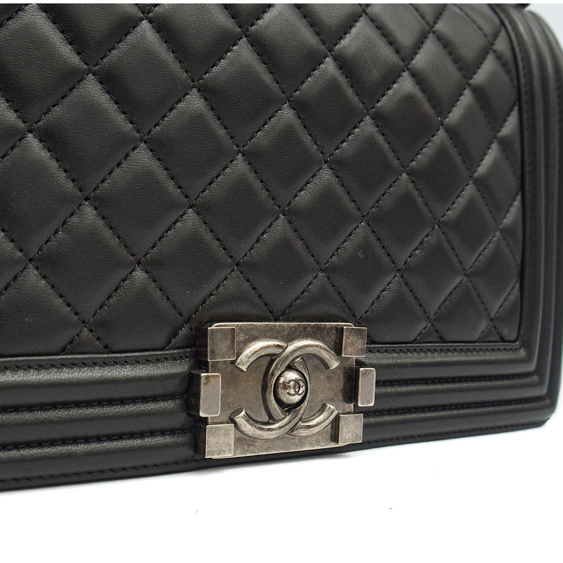 Picture of Chanel Shoulder Bag Boy - Medium in Black, Lambskin Leather