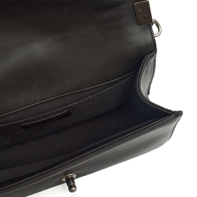 Picture of Chanel Shoulder Bag Boy - Medium in Black, Lambskin Leather