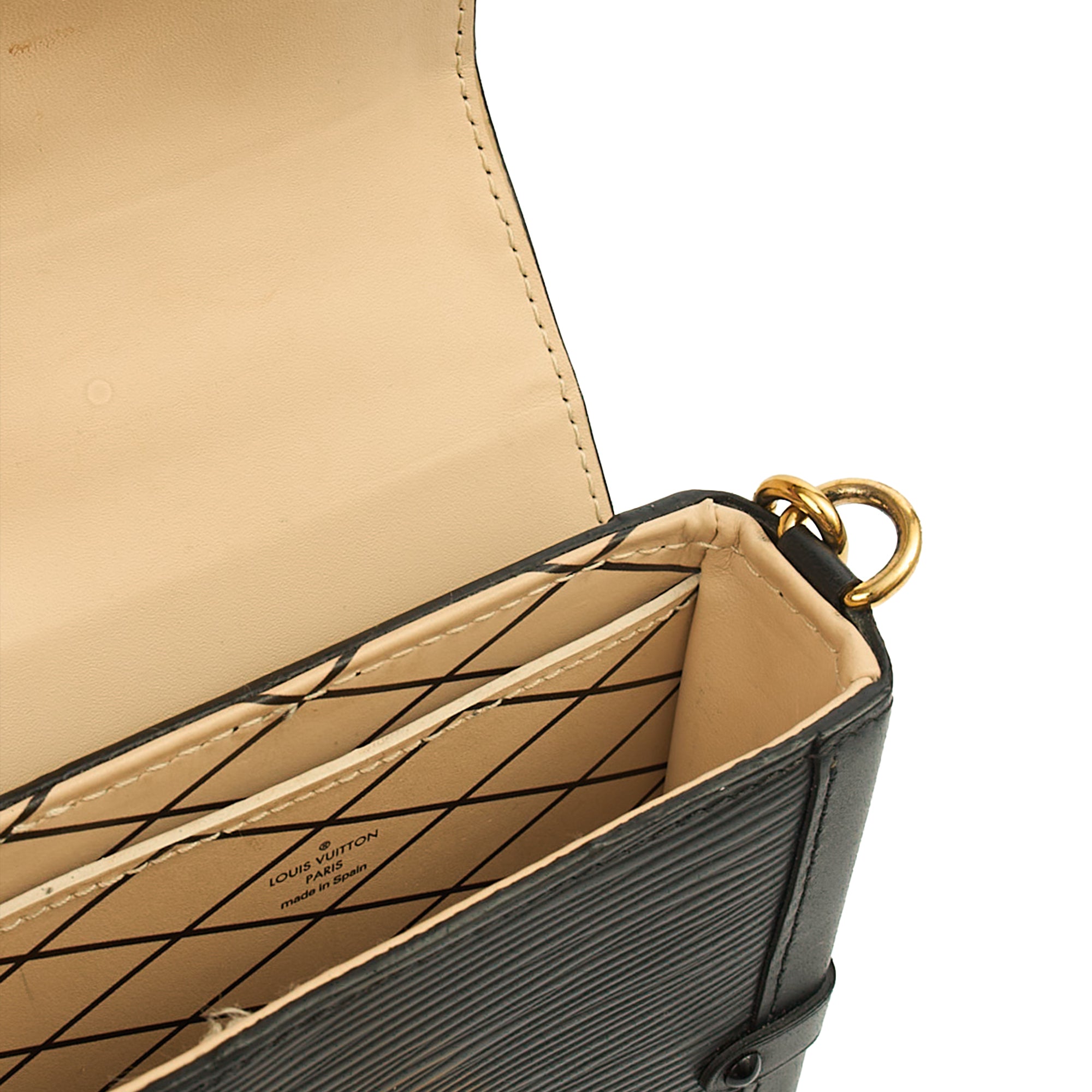 Louis Vuitton Cross Body Pochette Trunk Verticale in Black, Epi