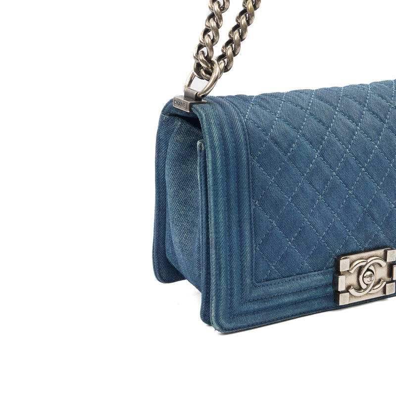 Picture of Chanel Shoulder Bag Boy - Medium in Blue, Fabric