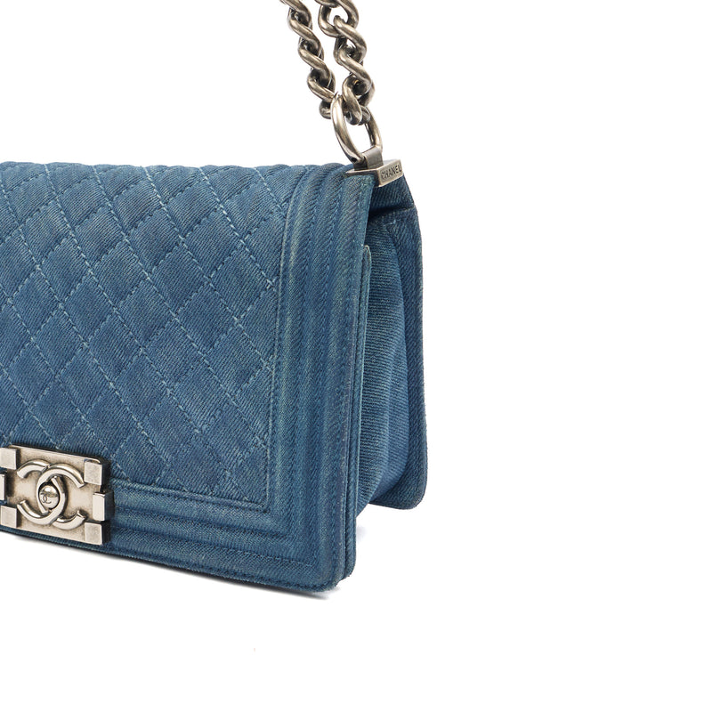 Picture of Chanel Shoulder Bag Boy - Medium in Blue, Fabric
