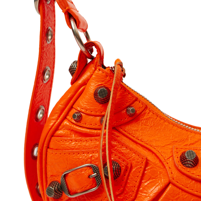 Picture of Balenciaga Shoulder Bag Le Cagole S in Orange, Leather