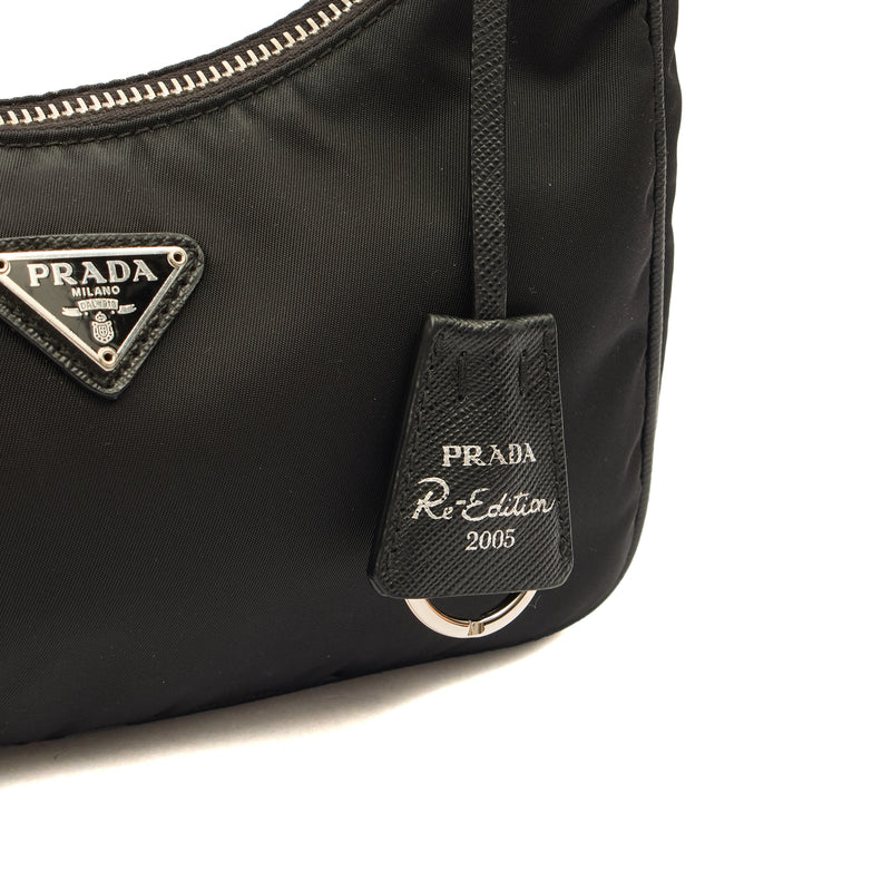 Picture of Prada Cross Body Re-Edition 2000 Shoulder Bag in Black, Nylon