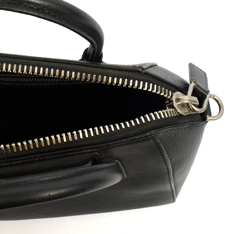 Picture of Givenchy Cross Body Antigona - Mini in Black, Leather