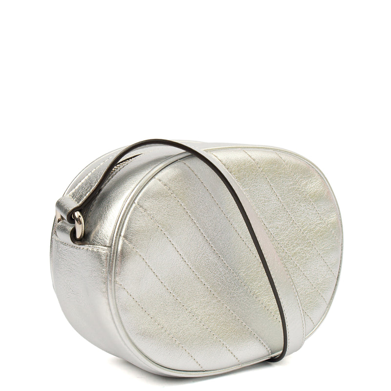 Picture of Gucci Cross Body Blondie Clutch in Metallic, Leather