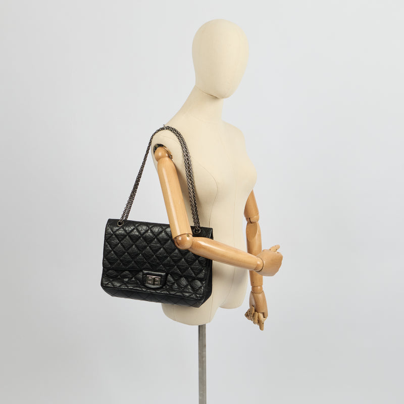 Chanel Shoulder Bag 2.55 Reissue - Medium in Black, Crinkled Calfskin Leather