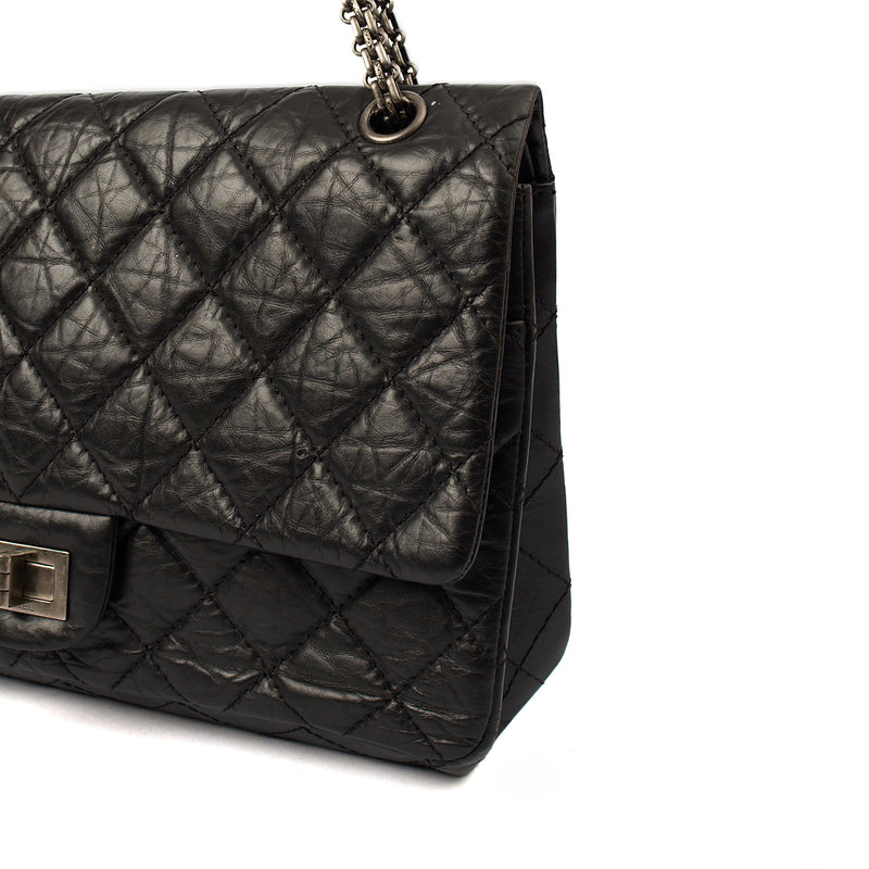 Picture of Chanel Shoulder Bag 2.55 Reissue - Medium in Black, Crinkled Calfskin Leather