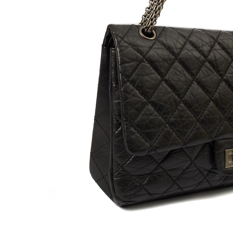 Picture of Chanel Shoulder Bag 2.55 Reissue - Medium in Black, Crinkled Calfskin Leather
