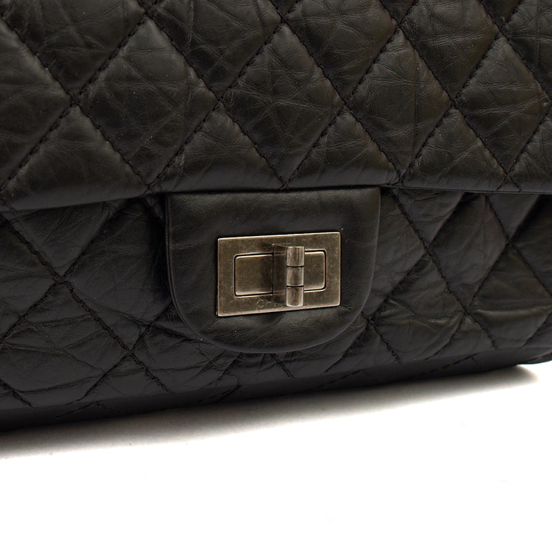 Picture of Chanel Shoulder Bag 2.55 Reissue - Medium in Black, Crinkled Calfskin Leather