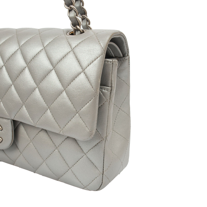 Picture of Chanel Shoulder Bag Classic Double Flap - Medium in Metallic, Calfskin Leather