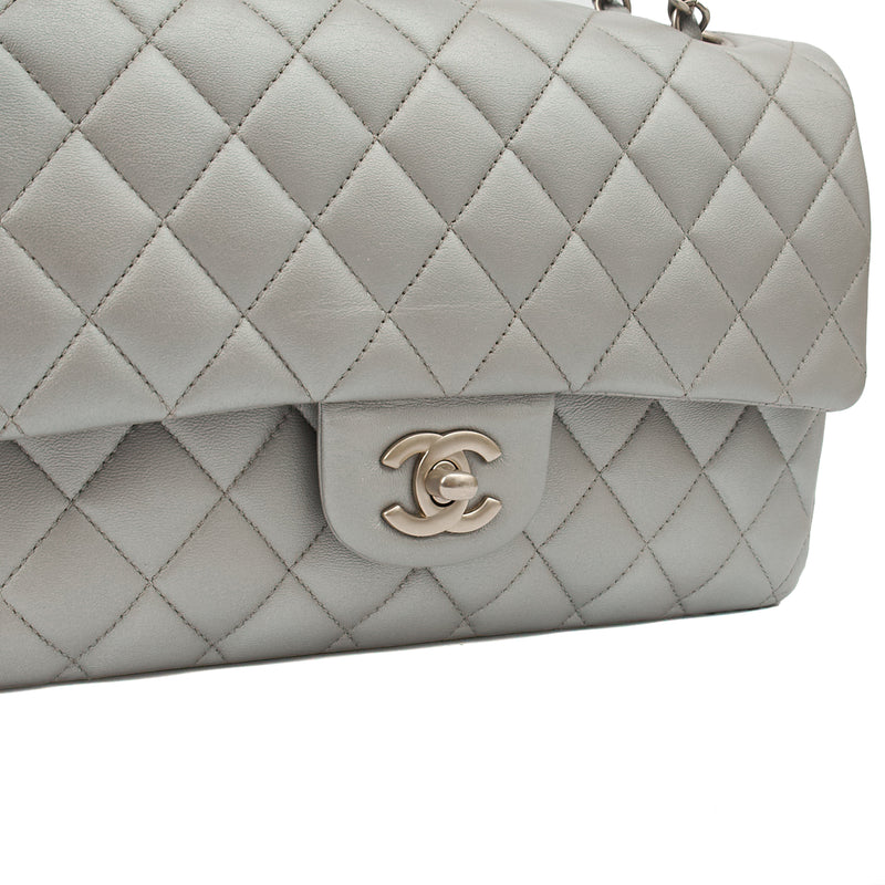 Picture of Chanel Shoulder Bag Classic Double Flap - Medium in Metallic, Calfskin Leather