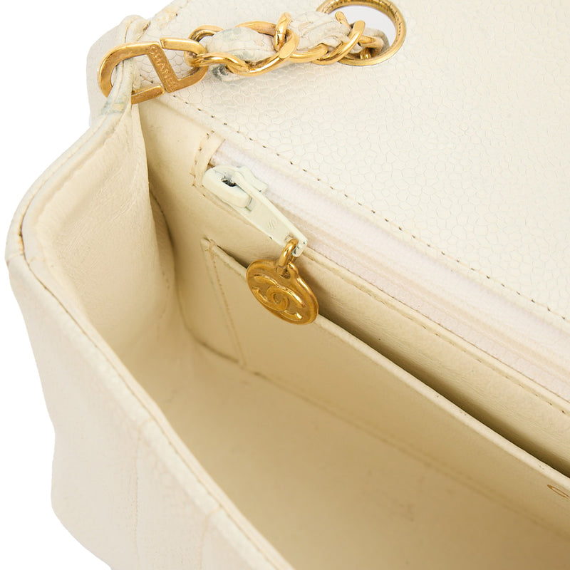 Picture of Chanel Shoulder Bag Chain Flap Bag in White, Caviar Leather