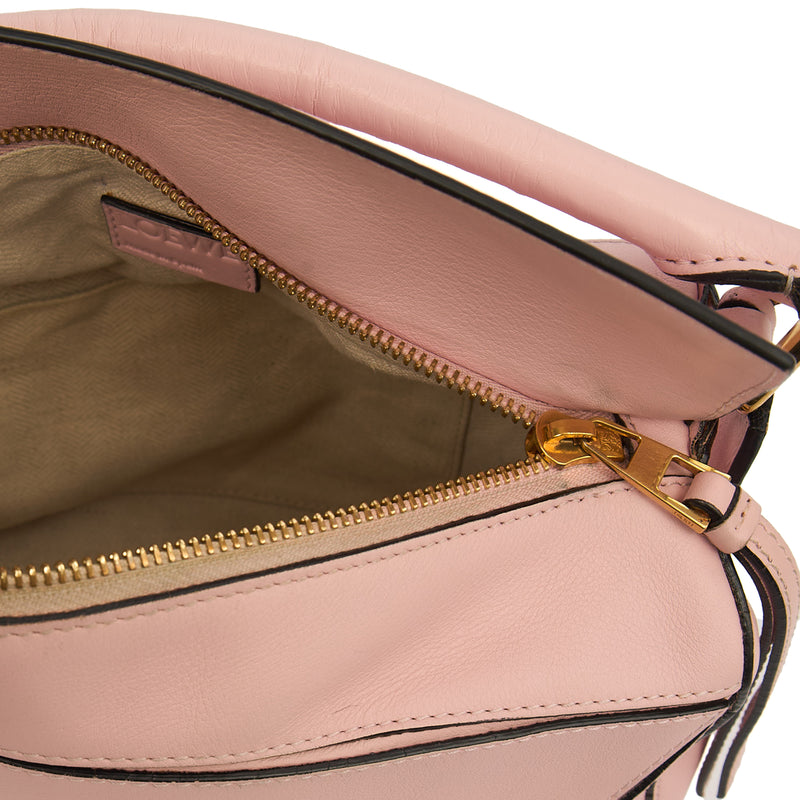 Picture of Loewe Cross Body Puzzle - Medium in Icy Pink, Leather