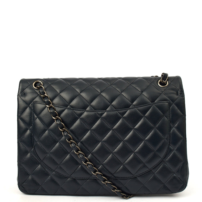 Picture of Chanel Shoulder Bag Classic - Maxi in Navy, Lambskin Leather