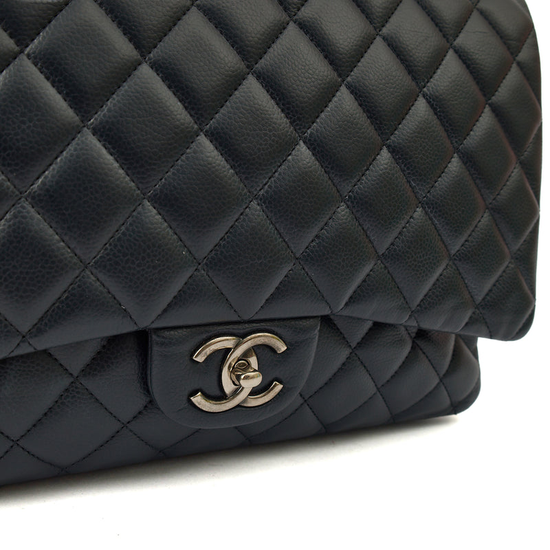 Picture of Chanel Shoulder Bag Classic - Maxi in Navy, Lambskin Leather