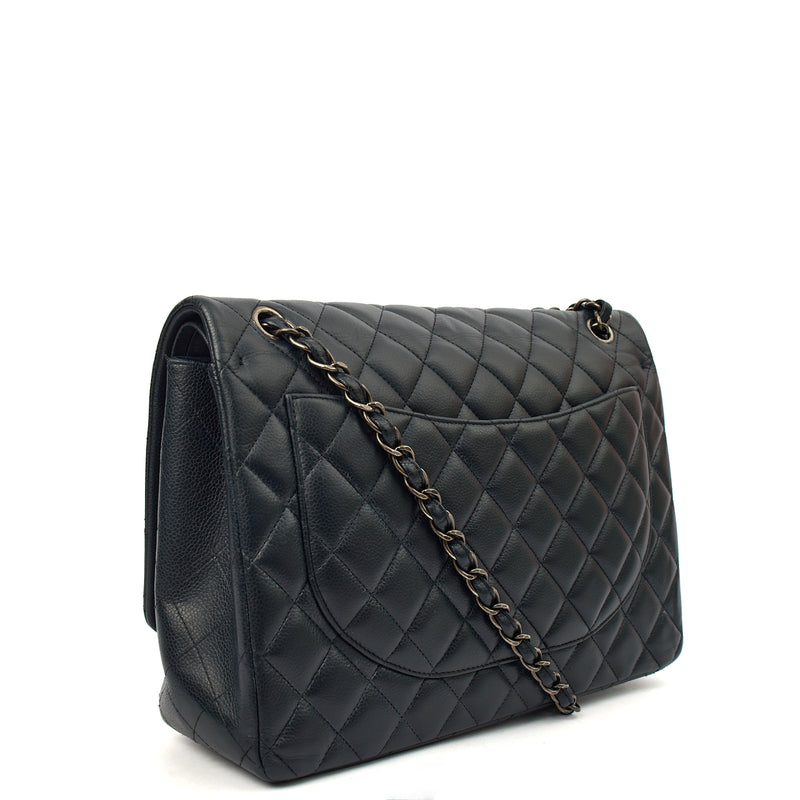 Picture of Chanel Shoulder Bag Classic - Maxi in Navy, Lambskin Leather
