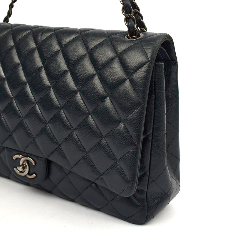 Picture of Chanel Shoulder Bag Classic - Maxi in Navy, Lambskin Leather
