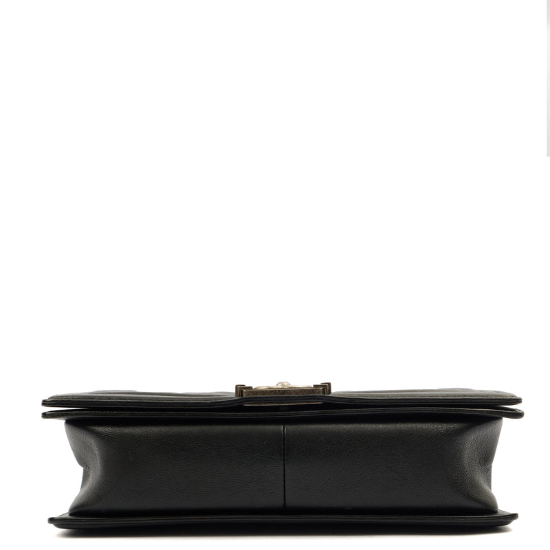 Picture of Chanel Shoulder Bag Boy - New Medium in Black, Calfskin Leather