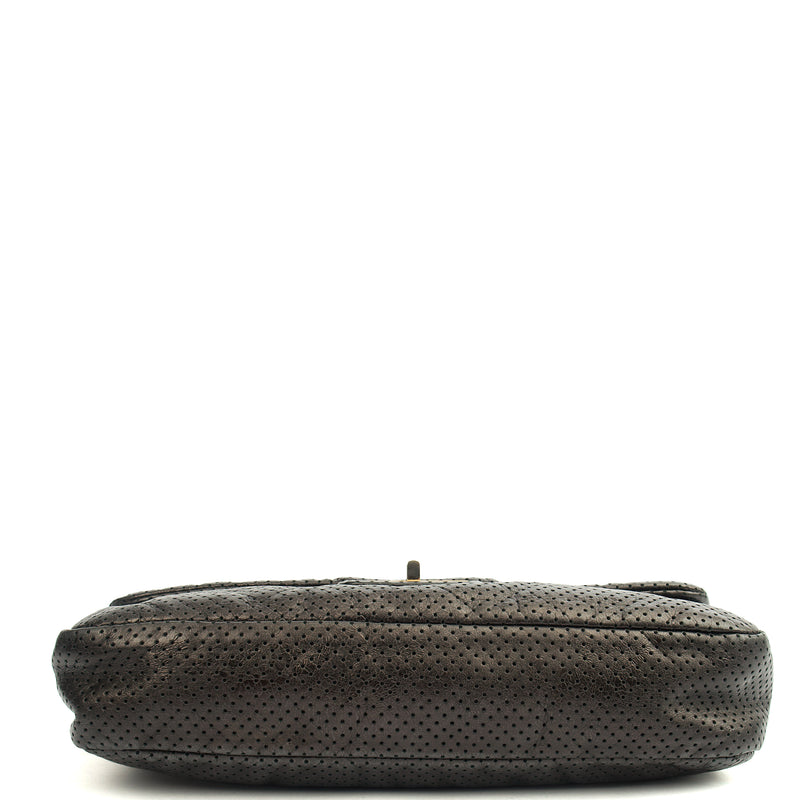 Picture of Chanel Shoulder Bag 2.55 Reissue in Black, Calfskin Leather