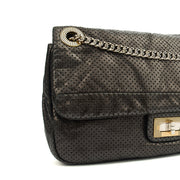 Picture of Chanel Shoulder Bag 2.55 Reissue in Black, Calfskin Leather